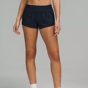 Lululemon size 6 hottie hot navy shorts 2.5